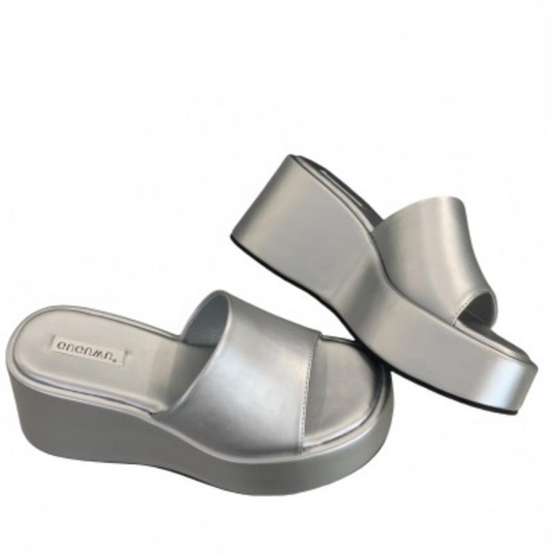 New Silver Small Man Thick Bottom Height Increase One-word Drag Women Open-toed High-heeled Waterproof Table Thin Wedge Heel Slippers