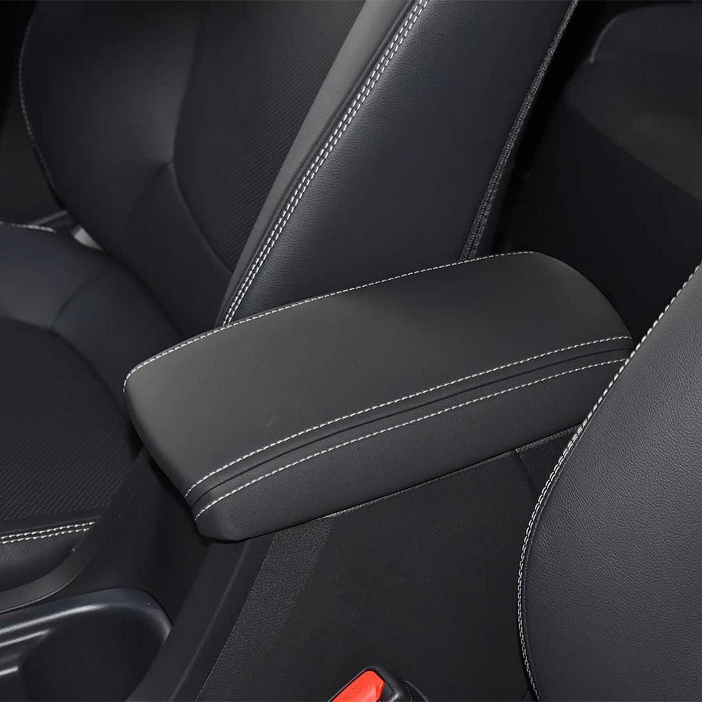 Kryt lakťovej opierky Toyota Corolla Cross: Ľahko sa navlieka, nie je potrebná demontáž