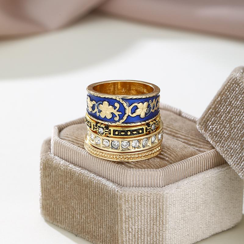 4-piece/set Retro Trend Inlaid Zircon Pattern Multi-layer Ring, Women's Personalized Creative Holiday Accessories Zircon