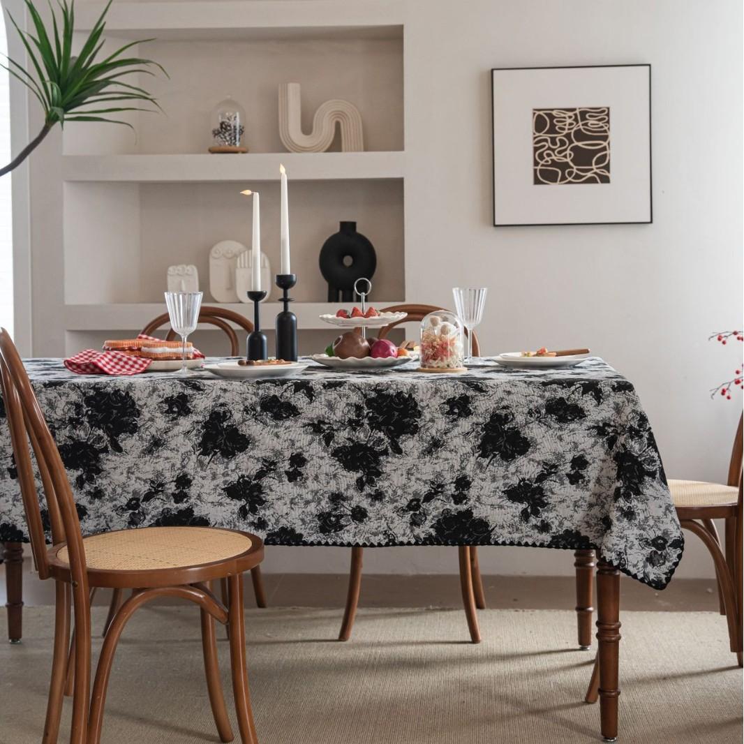 

Jacquard Tablecloth Black Contrasting Flower Jacquard French Tablecloth Rectangular 60-60