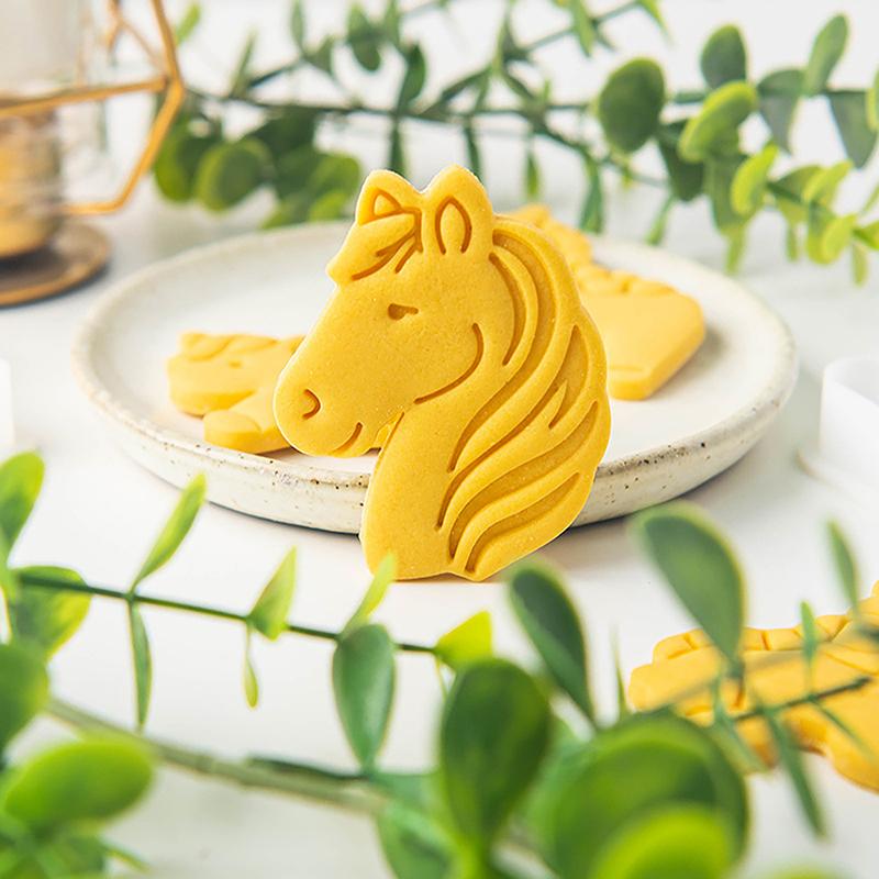 Cartoon Horse Shape Cookie Cutter Diy Biscuits Fondant Embossing Mold 2026 New Year Party Cake Decor Supplies Cookie Baking Tool