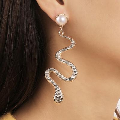 New Women's Earrings Personality Twisted Geometric Hip-hop Earrings Women Exaggerated Snake-shaped Fashion Embossed Long Earrings