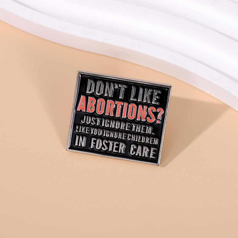 Modern Black Geometric Letter Brooch Featuring Unique Design For Individualistic Fashion Statements