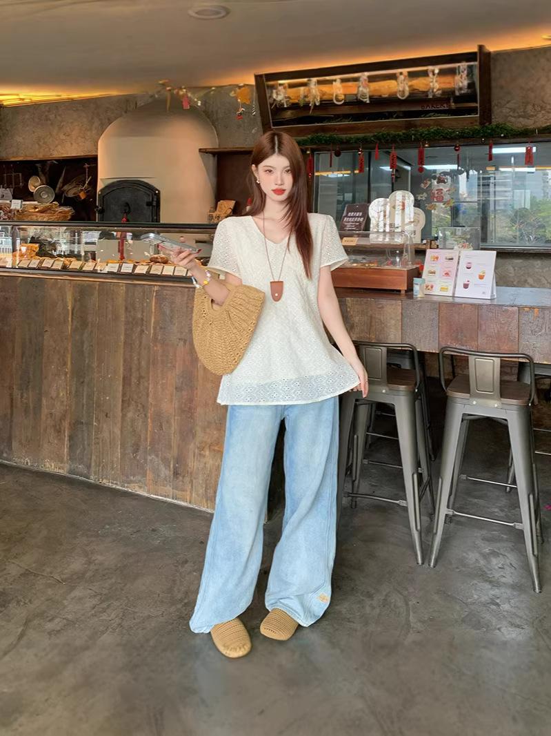 Plus Size Women s V-Neck Hollow Out Summer Top - Slimming & Elegant XXL