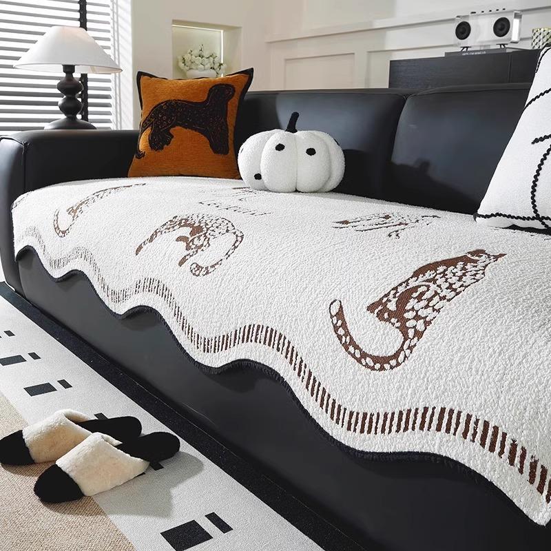 

Irregular Special-Shaped Sofa Cushion, Fluffy Yarn, New Non-Slip Seat Cushion In Autumn And Winter, High-End Straight-Row Sofa Cover 90*90cm