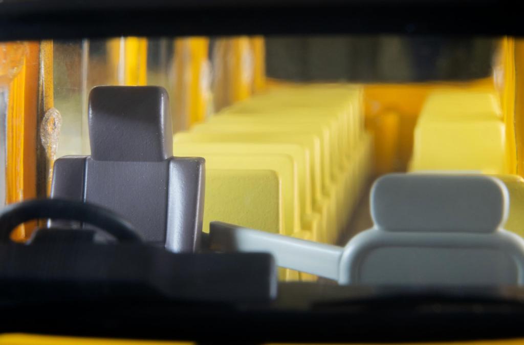 TOMYTEC Tomica Limited Vintage Neo Scale Toyota Coaster Toddler Finished Model 334323 1/64 LV-N348a Car, Yellow,