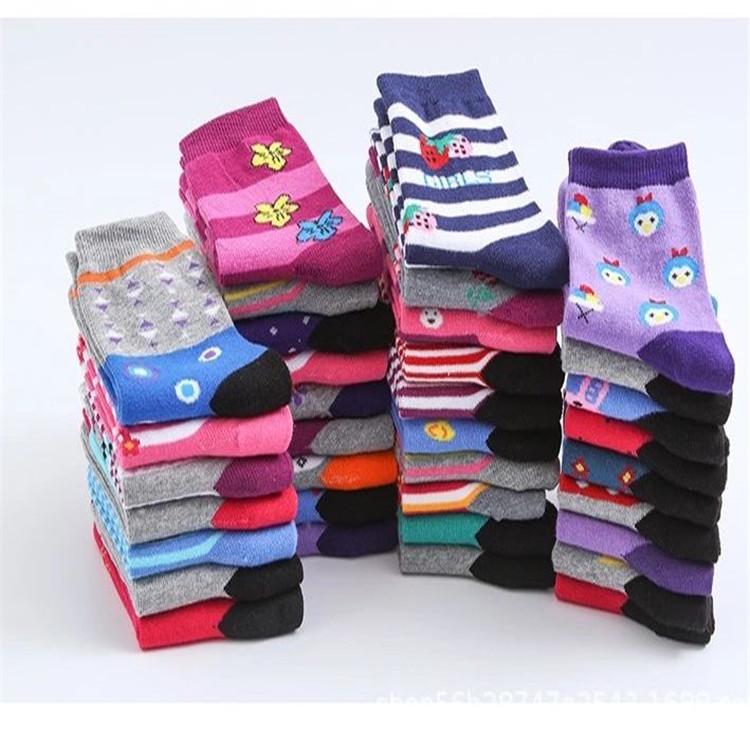 Women's Mid-Calf Cartoon and Casual Warm Socks, Multiple Patterns - Autumn/Winter Collection for Students and Adults.