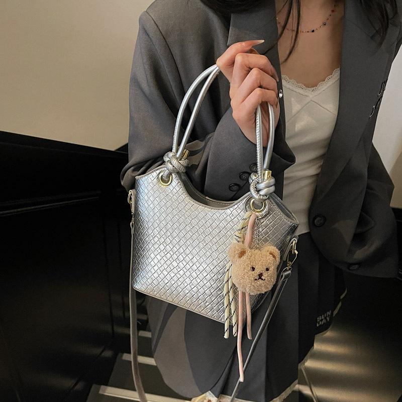 This Year's Popular Small Bag Women's Summer 2025 New Fashion Messenger Bag Niche Design Korean Version Bucket Bag