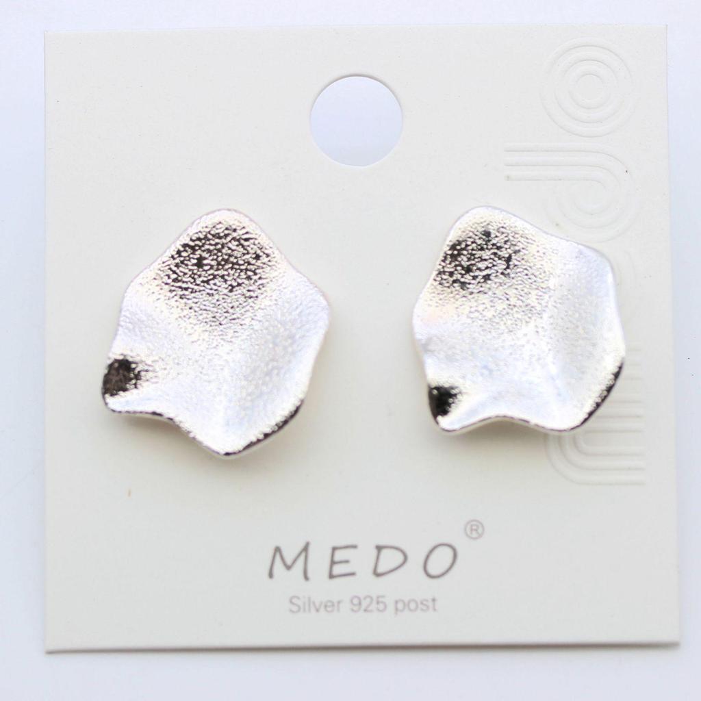 Three-Dimensional Frosted Petal Gold-Plated Stud Earrings - Elegant Niche Design for European and American Style