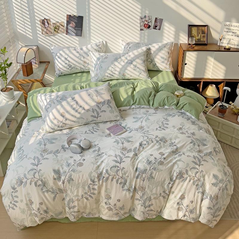 Cute Cartoon Bear Duvet Cover Set For Girls Child Room Decor Kawaii Strawberry Comforter Cover 3/4Pcs Washed Cotton Bedding Set