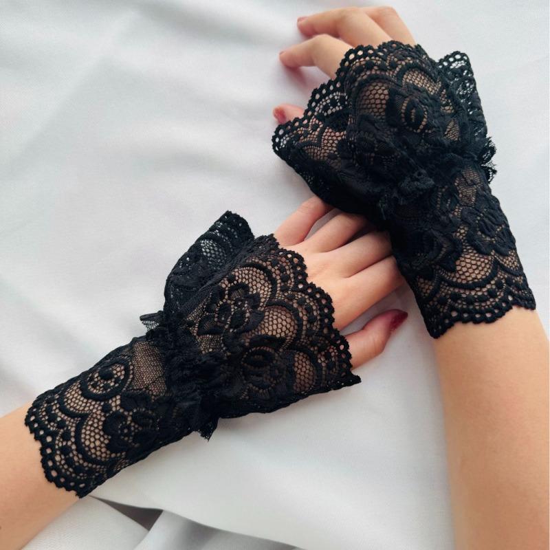 Summer Mesh Lace Hollow Hook Flower Fake Sleeve Set for Women's Fashion with Trumpet Cuffs Lace Fake Sleeves Wrist Cover