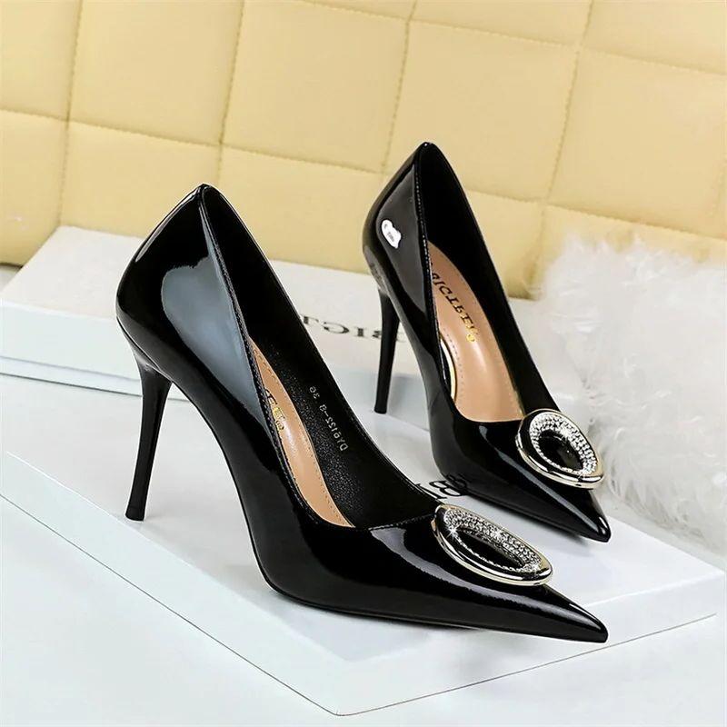 Fashion Red Women Pumps Metal Buckle Rhinestone High Heels Stilettos Luxury Patent Leather Shallow Mouth Pointed Toe Single Shoes