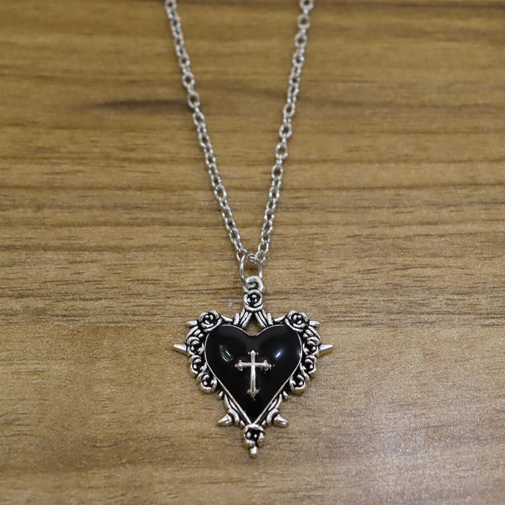 

Gothic Punk Thorns Heart & Cross Bow Necklace - Retro Clavicle Chain, Ins Style