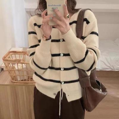 Cardigan 2023 Autumn/Winter Striped Knitted Cardigan Women Design Sense Soft Glutinous Arctic Velvet Academy Sweater Female Coat