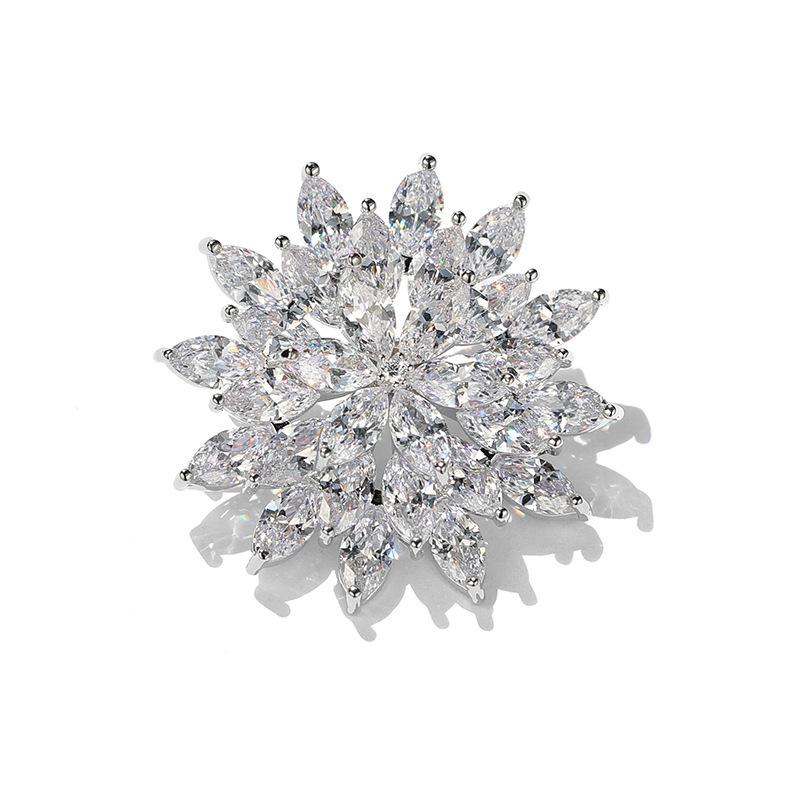 Bo Xin Yun Elegant Zirconia Snowflake Brooch - Korean Women s Lapel Pin Accessory
