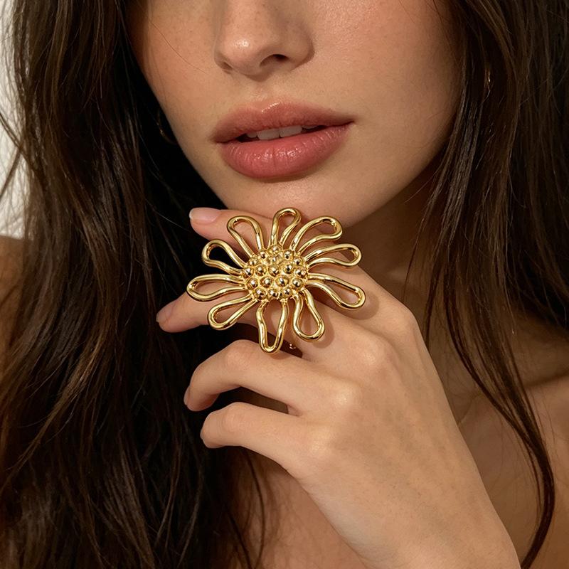 Stainless Steel Hollow Out Rings Women Sunflower Flower Exaggerated Open Rings Fashion Non Fading Party Jewelry Accessories Gift