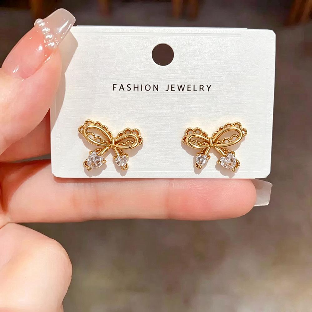 European Sweet Bow Heart Zirconia Earrings - Versatile High-End Fashion Jewelry for Women