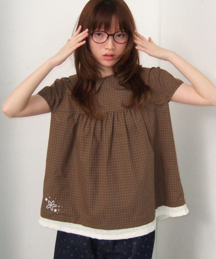 SOME PLACE Check Lace Contrast Sequin Star Print Frill Short Sleeve Blouse Shirt [Brown]