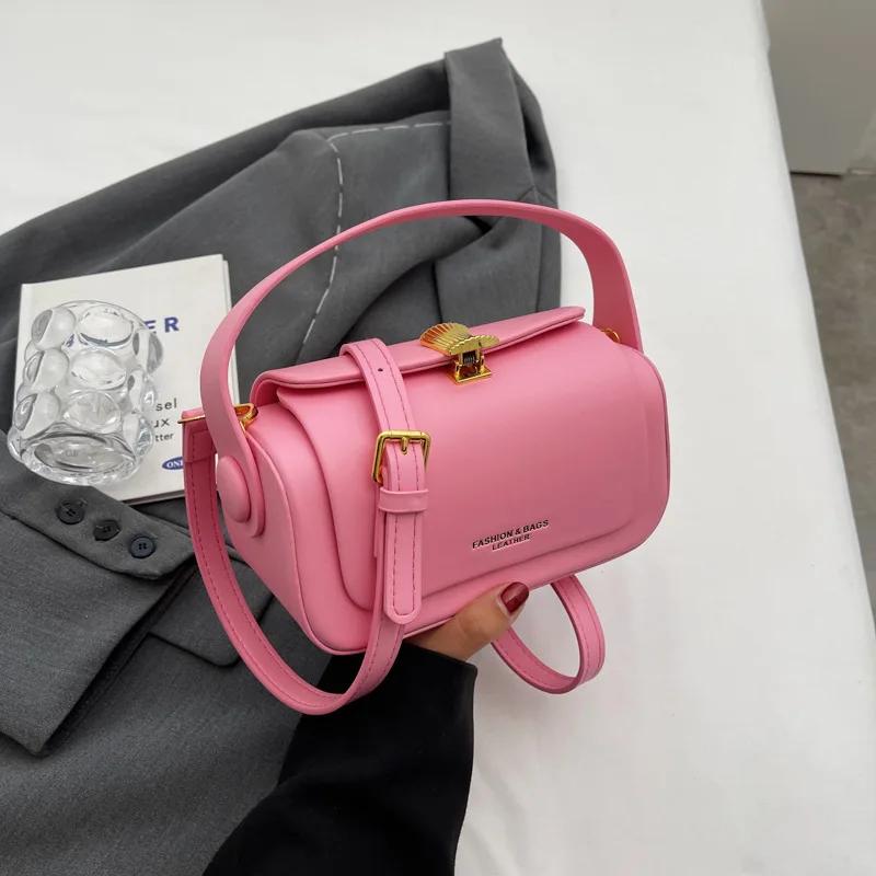 Black Shoulder Bag Women's Versatile Retro Crossbody Square Bags Large Capacity Textured Artificial Leather Flap Handbags