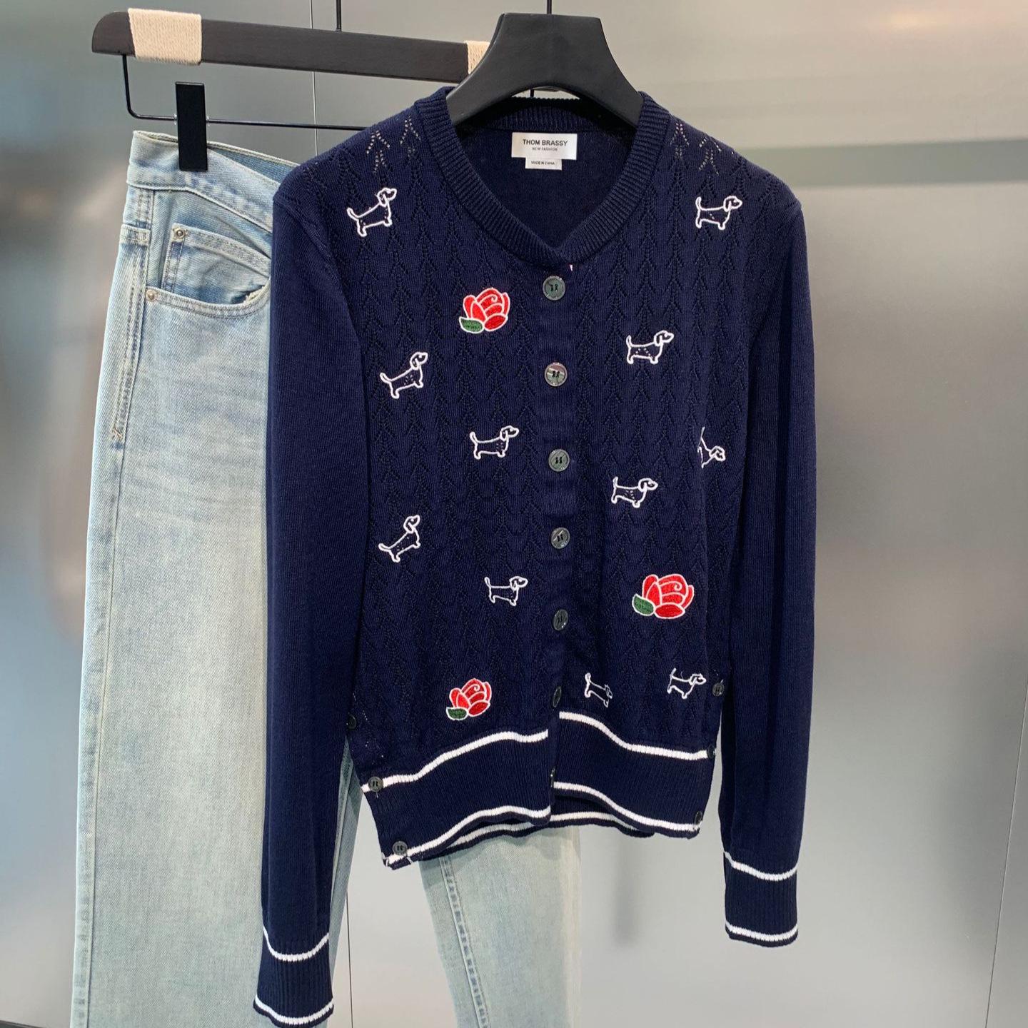 

THOM BRASSY Rose Puppy Crewneck Cardigan with Waybill 3208 Small