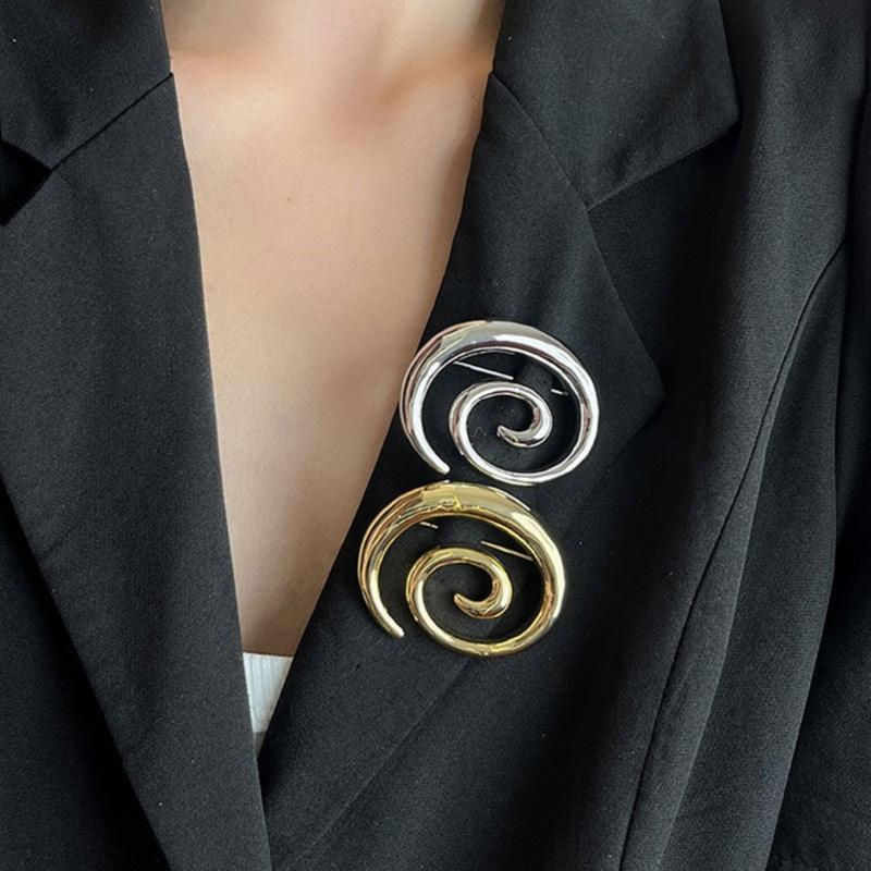 Unique Vortex Lapel Pin Adornment Gold/Silver Dressing Up Vortex Brooch Stylish Lapel Pin for Fashion Enthusiasts