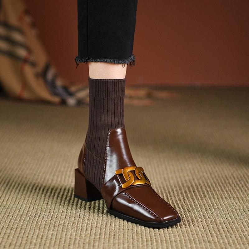 Korean Version of Women's Martin Boots Square Head Large Size Low Heel Leather Boots Women's Comfortable Square Heel Women's Boots Autumn and Wi