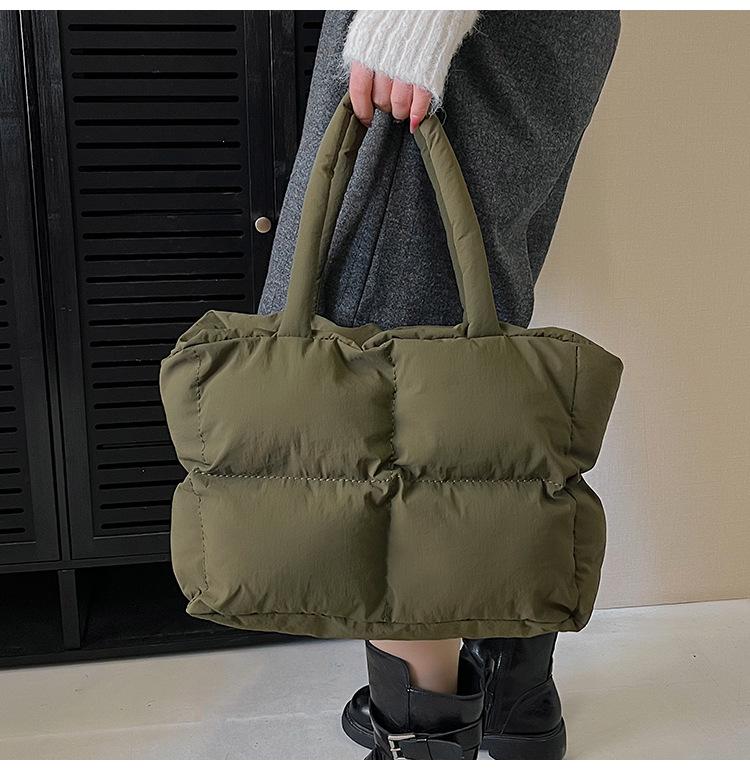 

Fashionable Minimalist Puff Shoulder, Crossbody & Handheld Square Cotton-Padded Tote Bag, 2025 Niche Versatile Handbag армия зеленый