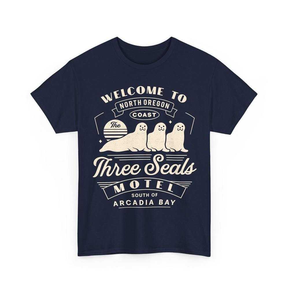 

Three Seals Motel Emblem Unisex T-Shirt. Life Is Strange 2 Video Game. Gaming. 2XL