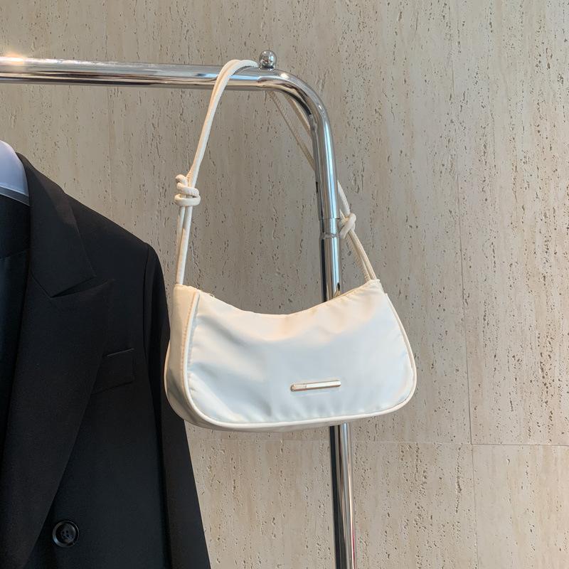 Geantă Mică Simplă Versiune Coreeană Geantă Niche Sub Braț Personalitate Nouă Vară Ușoară Casual Navetist Geantă de Umăr Femei