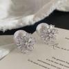 Orecchini a Bottone Fiocco di Neve e Perla in Zircone - Ornamenti Natalizi Eleganti e Chic