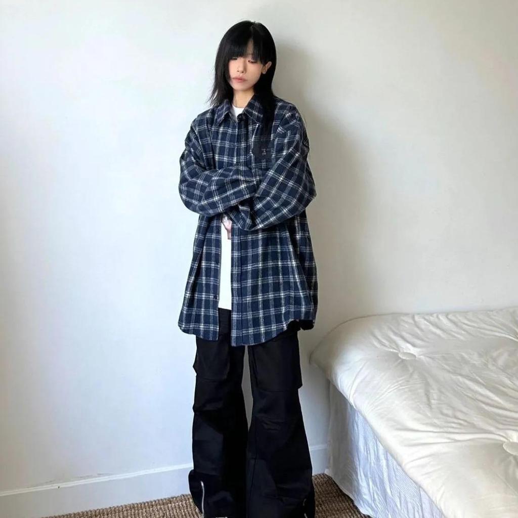 Women's Retro Plaid Wool Coat - Loose Fit, Long-Sleeved Design for Couples