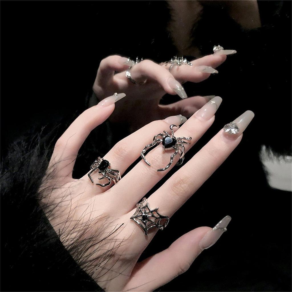 Gothic Spider Rings For Women Men Charm Punk Aesthetic Couple Halloween Jewelry Retro Cool Black Spider Webs Animal Finger Ring