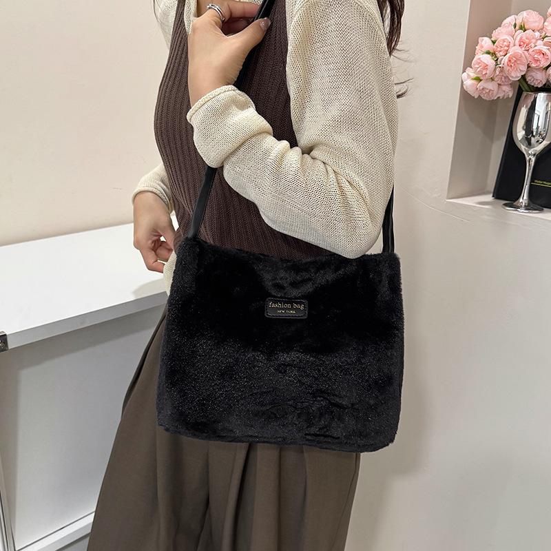 Autumn and Winter Fashion Plush Bag Women's 2025 Casual Versatile Large-capacity Commuter Tote Bag Texture Shoulder Handbag
