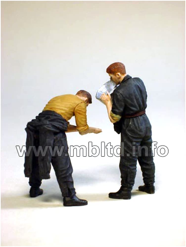 Master Box 1/35 Scale Soviet Tank Crew Resting Scene 1943-1945 Plastic Model Kit (4 Figures) MB35035