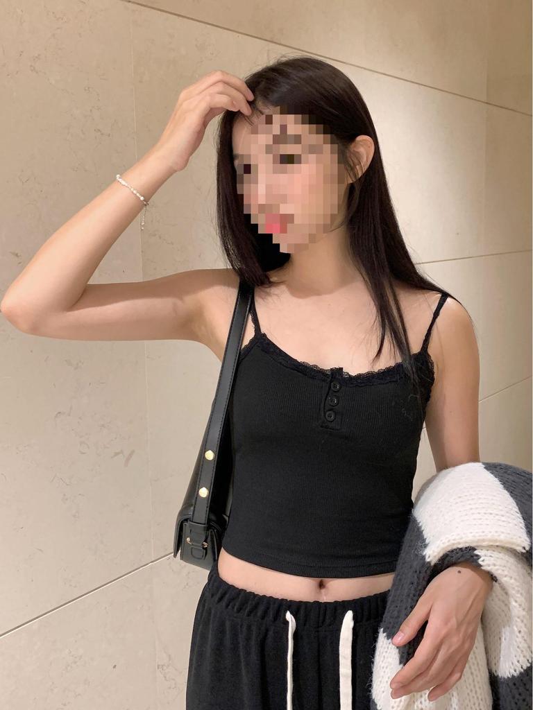 Xin Bang Bang White Lace Trim Padded Camisole: Women's Summer Vest with Beautiful Back Design