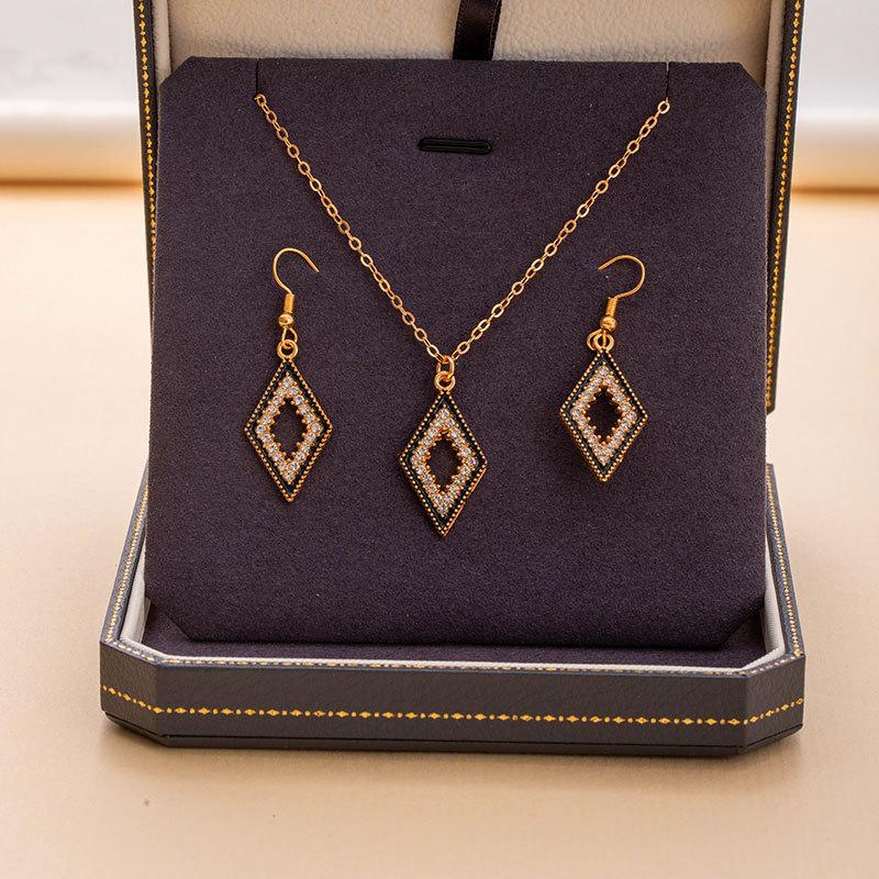 Simple Full Diamond Earrings Necklace Set Retro Love Butterfly Collarbone Chain Ear Hook Women'S Fashion Versatile Jewelry