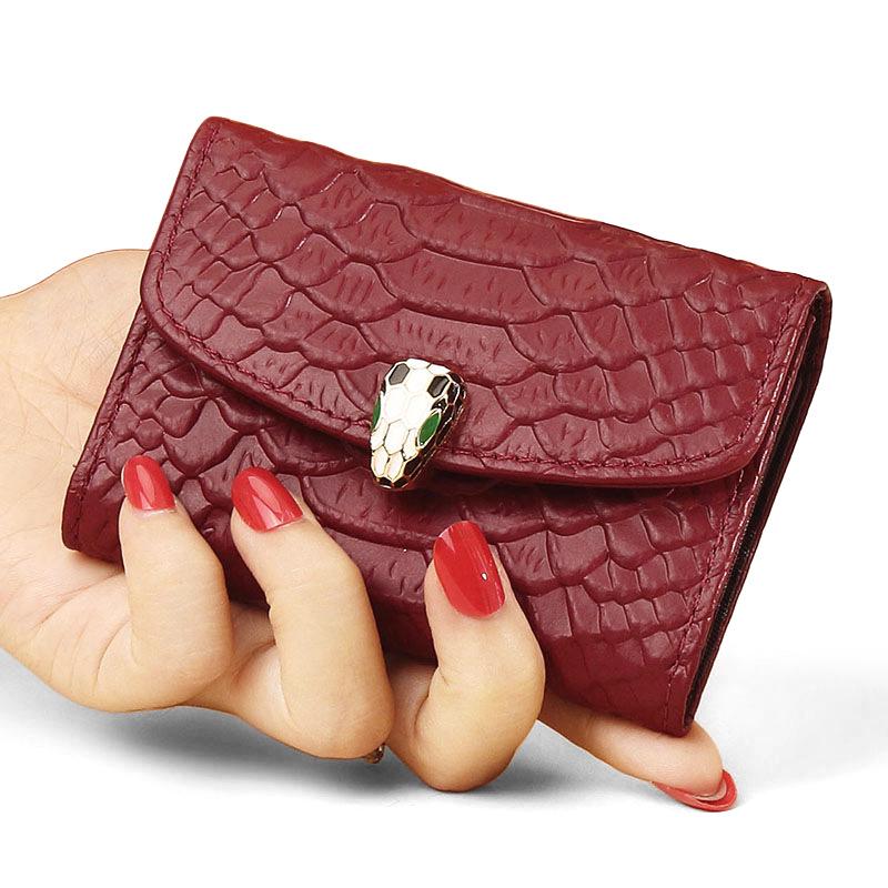 

Женский держатель для удостоверения личности из натуральной кожи с узором под змею, стильный и компактный, большой вместимости с несколькими отделениями для карт.