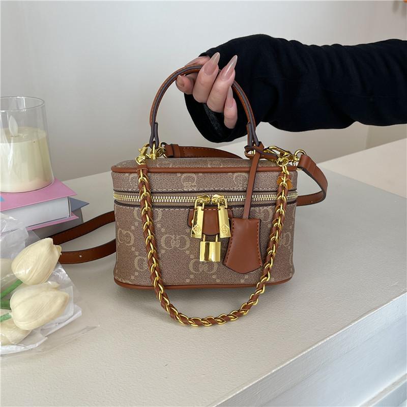 New Fashion Niche Design Contrasting Color Cosmetic Bag Portable Shoulder Crossbody Trendy Women's Bag