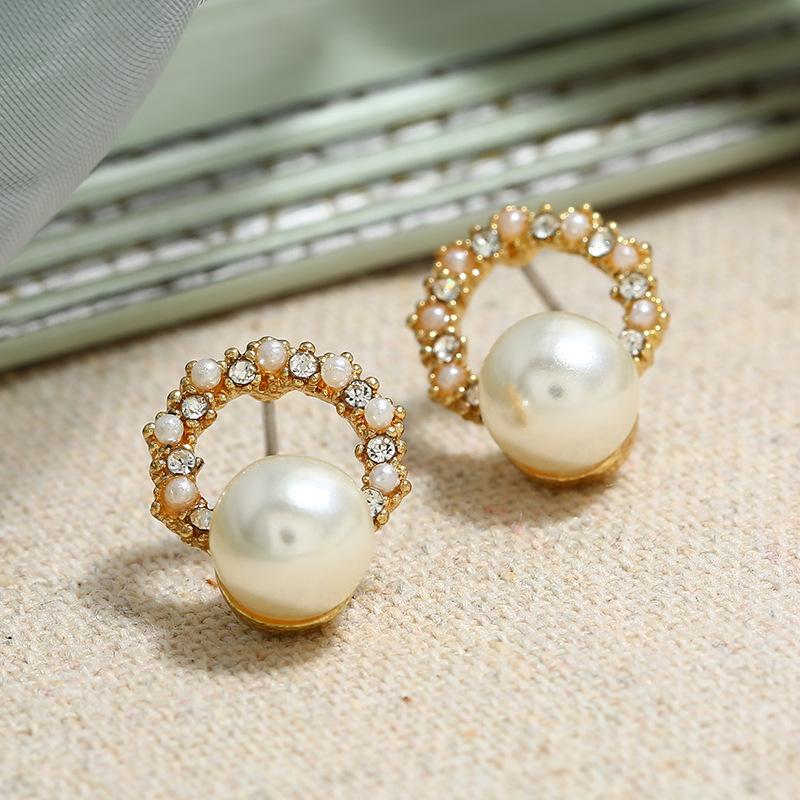 Retro Baroque Pearl Stud Earrings Women's Versatile High-end French Earrings, Simple Temperament, Personalized Trendy Ear Jewelry