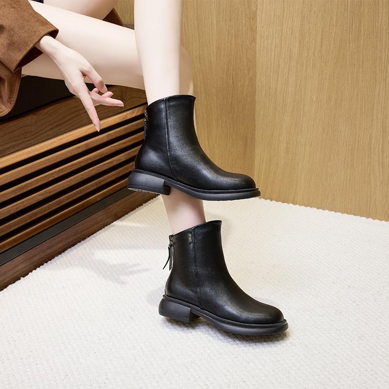 Women's Vintage Korean Style Mid-Calf Leather Martin Boots, Autumn/Winter Collection, Plus Size, Back Zipper, Casual Slimming Design.