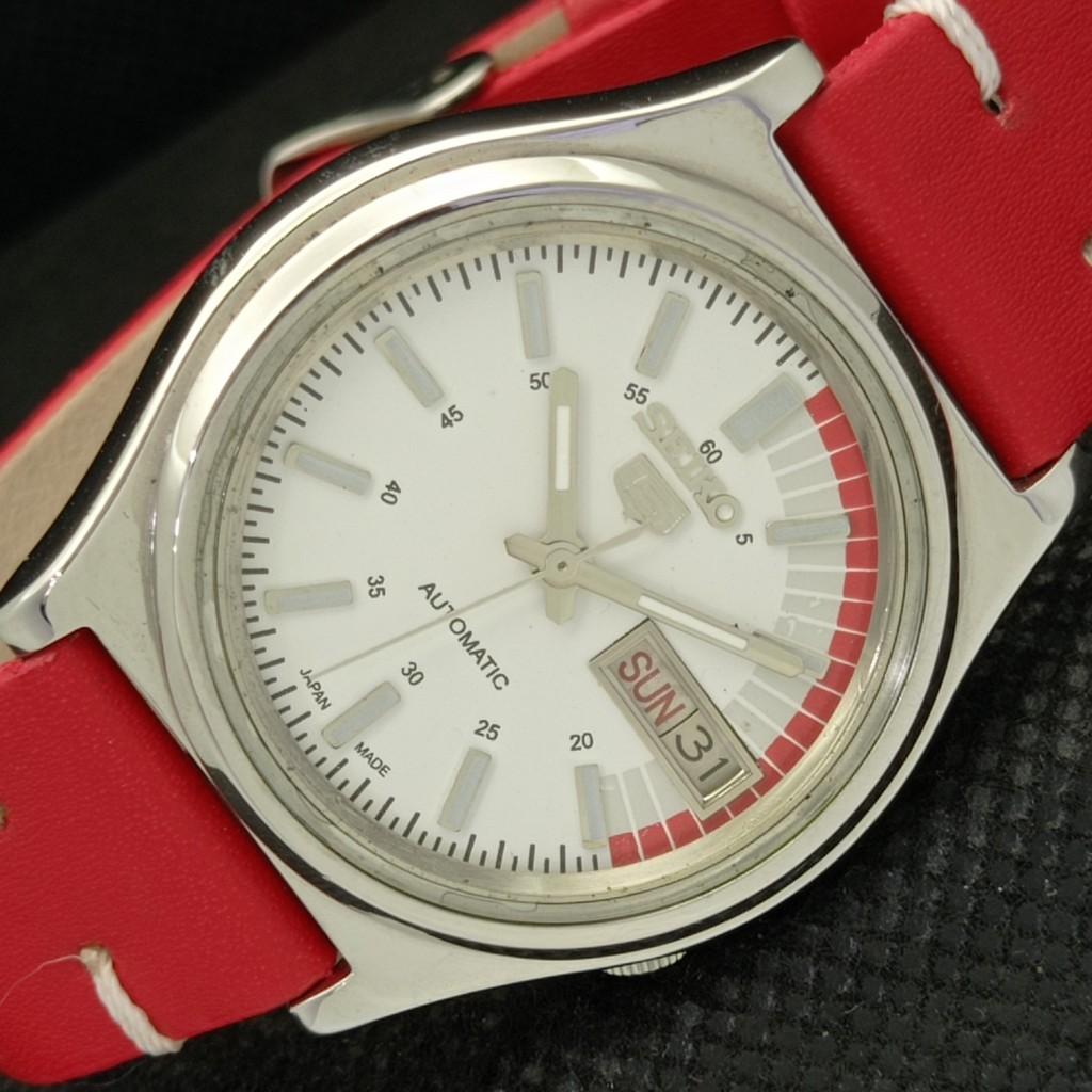 

Б/У винтажные часы SEIKO 5 AUTOMATIC 7009A JAPAN MENS D/D WHITE WATCH 594a-a311658-9 SKU594a-a311658