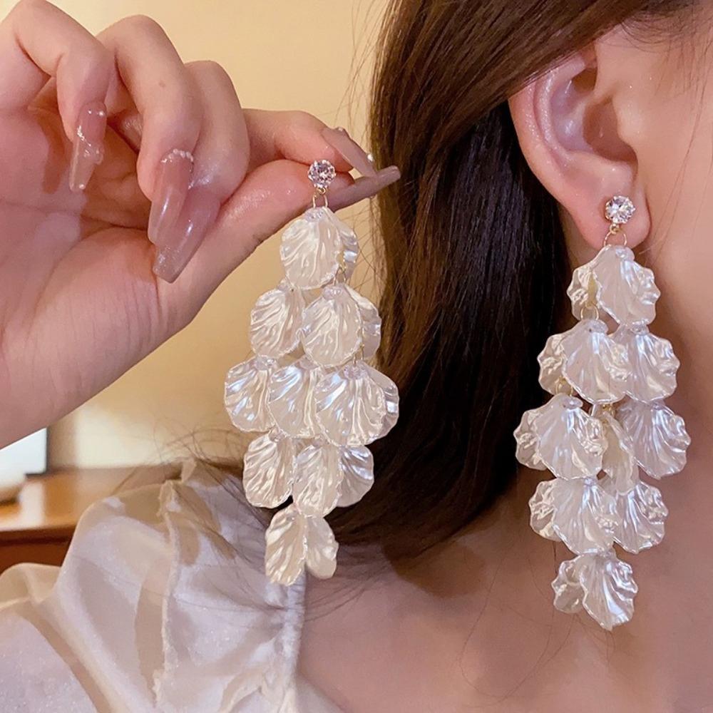 Retro Temperament Shiny Zircon White Petals Long Tassels Dangle Earrings for Women Cute Romantic False Piercing Ear Clip Jewelry