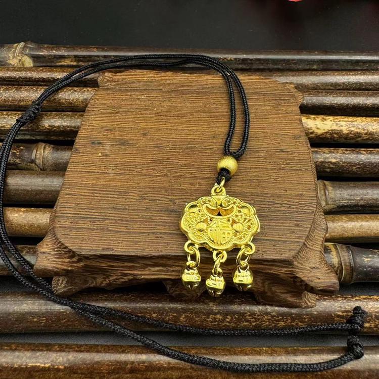 Vietnamesischer Sandgold Buddha Anhänger: Vergoldetes Maitreya Flammen Design
