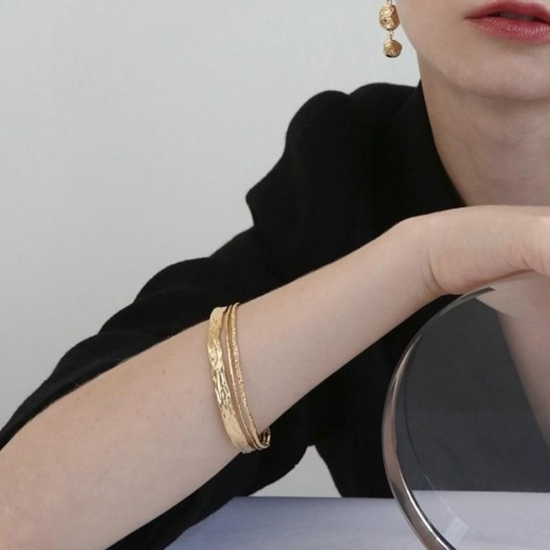 

STILL INSTANT Form of Time - Bracelet 01 Gold