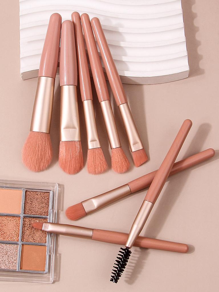 Das 7-teilige Anfänger-Make-up-Pinselset enthält Foundation-Pinsel, Rouge-Pinsel, Lidschatten-Pinsel, Mascara-Pinsel und Lippen-Pinsel.