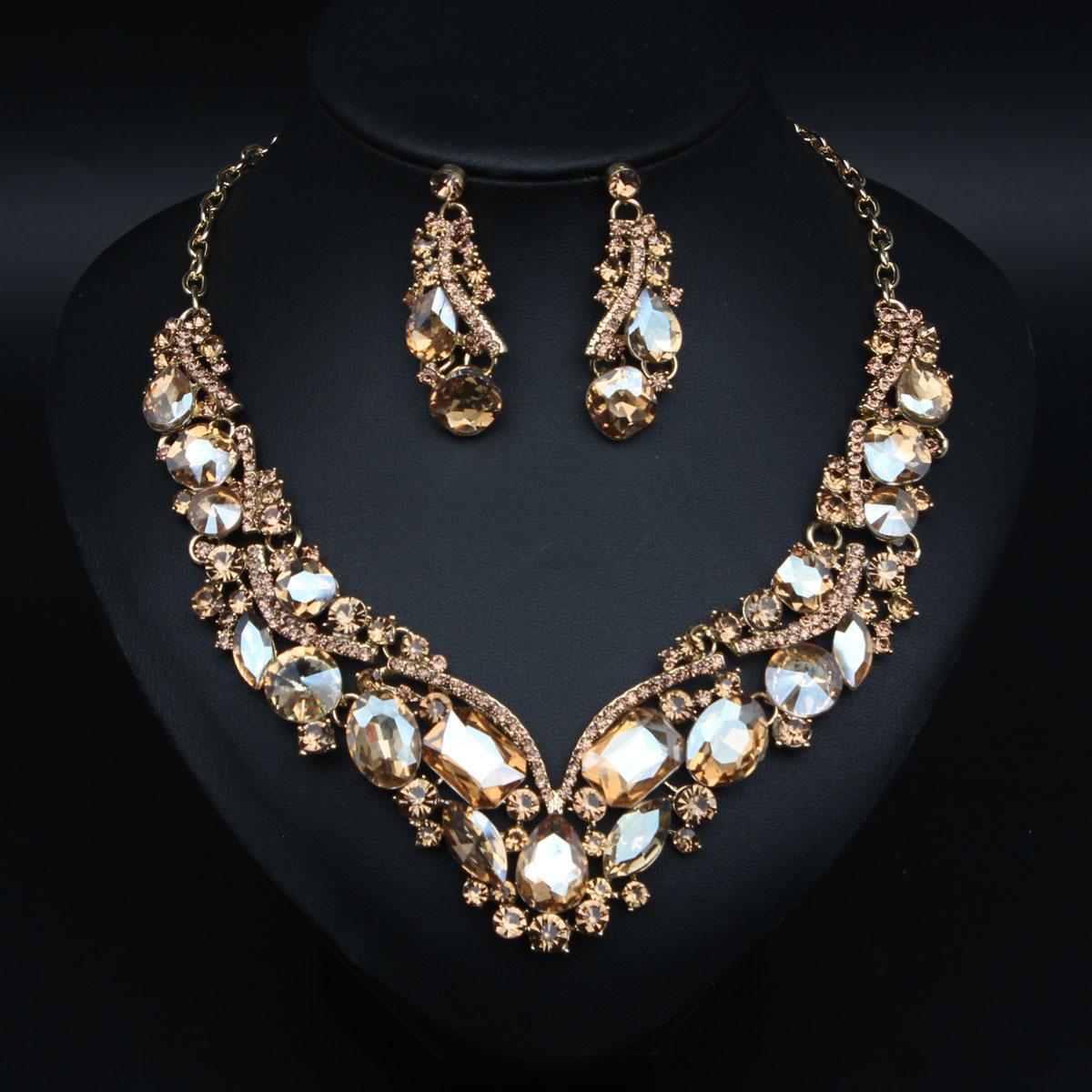 

2026 European and American Bridal Banquet Dress Rhinestone Necklace Earrings Set Women s Collarbone Chain Fashion Accessories 45CM