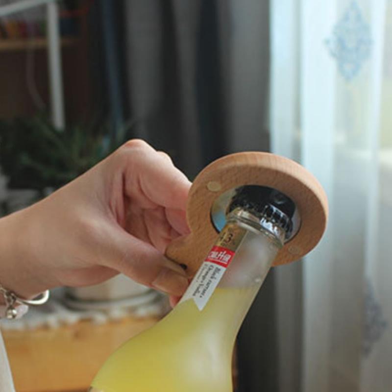 1Magnetic Bottle Opener Wooden Beer Refrigerator Magnetic Sticker Cute Mini Pizza Pan Bottle Opener