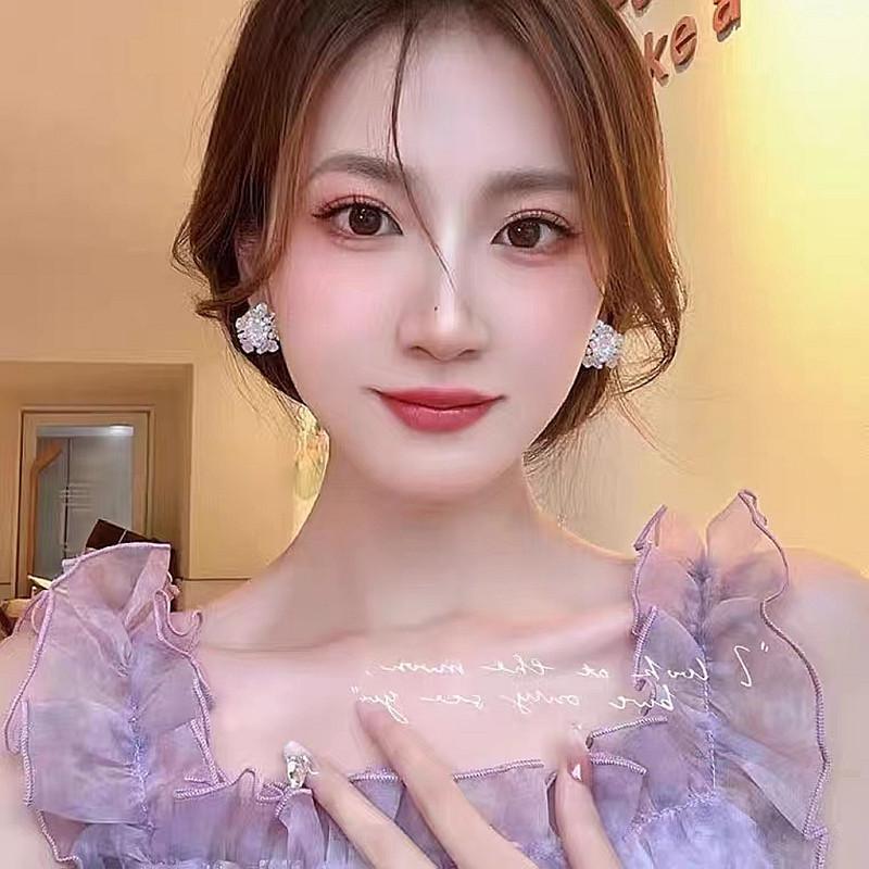 Light luxury super fairy flower stud earrings, new trendy niche design temperament elegant atmosphere versatile personalized earrings