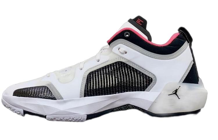 

Air Jordan 37 Low Siren Red DQ4122-100 44.5