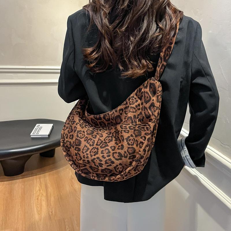 Casual Personality Texture Versatile Suede Premium Sense Niche Suede Large Capacity Versatile Underarm Oblique Cross Women